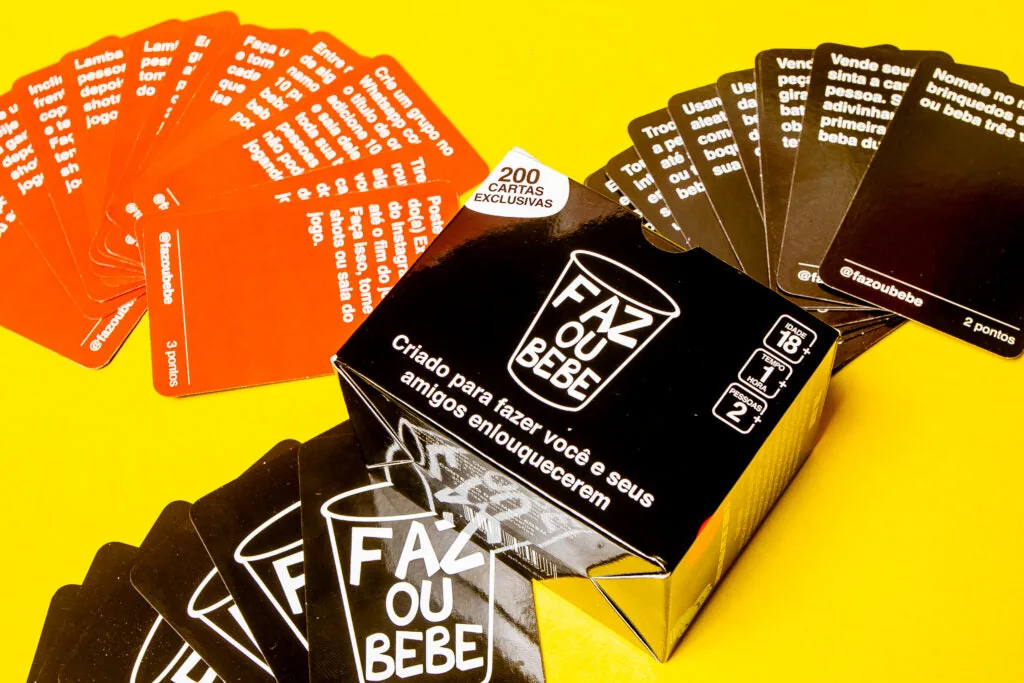Faz ou Bebe - Tudo Sobre o Maior Drinking Game do Brasil